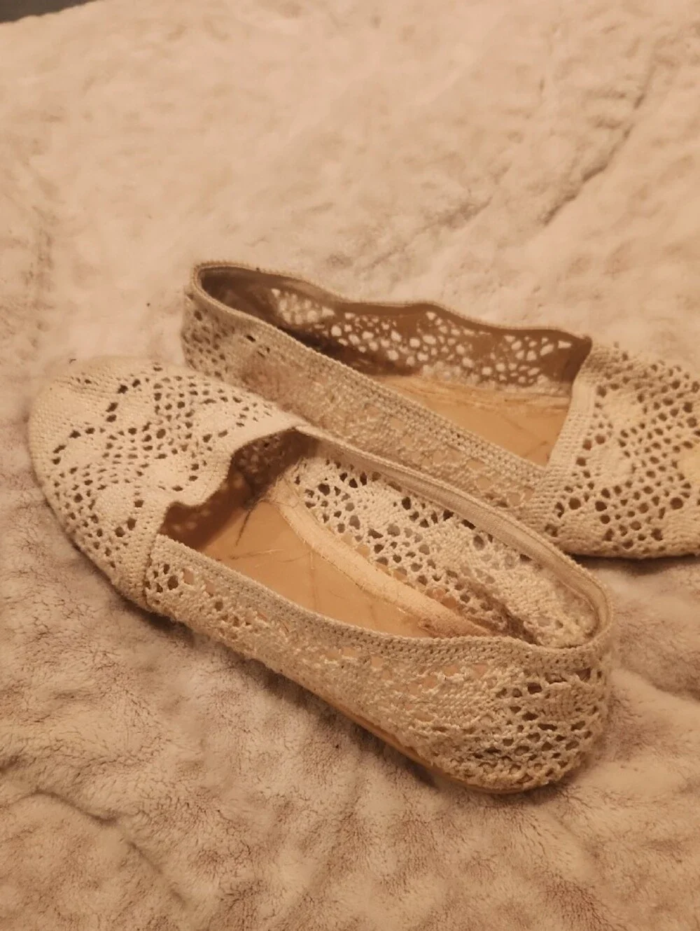 Womens Crochet Slip-On Flats in Cream/off-white